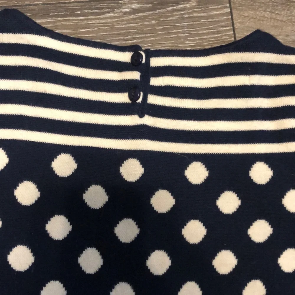 Women’s Sparrow sweater size xs